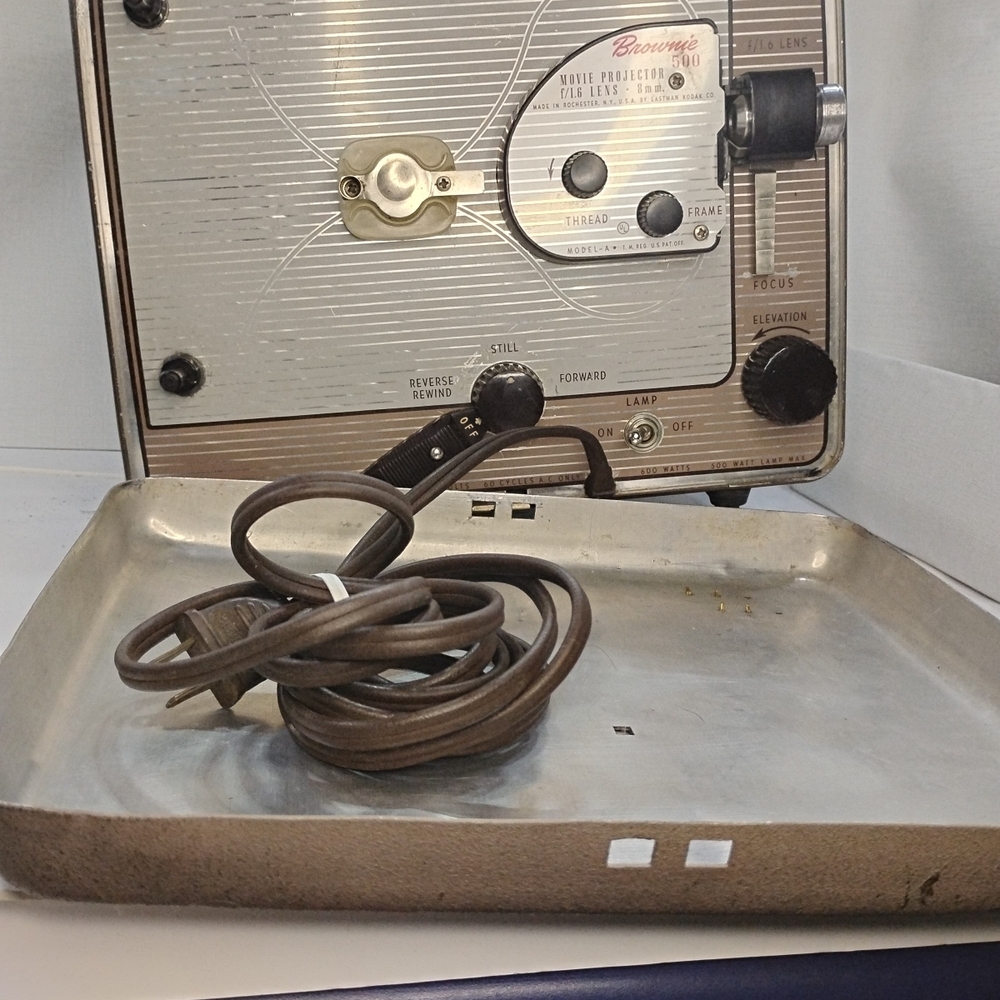 Vtg Kodak Brownie 500 8mm Movie Projector Model A f1.6  w/ Box -Untested